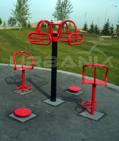 Outdoor fitness equipment in Canada